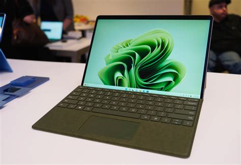 Microsoft Surface Pro 9 hands-on: Can Intel and ARM models live in harmony?