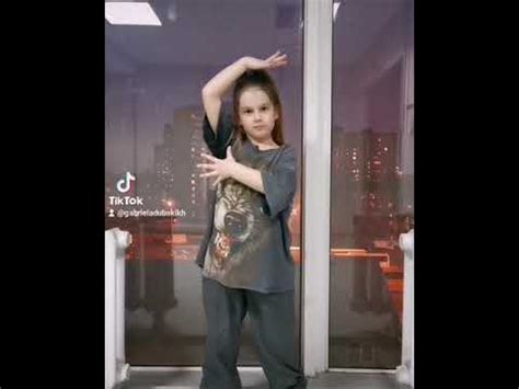 Габриэла танцует / Gabriela is dancing - YouTube