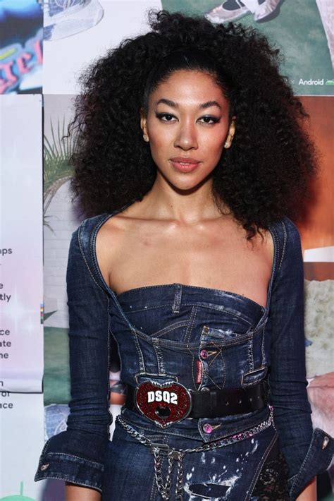 Aoki Lee Simmons 21 Splits From Vittorio Assaf 65 Days After