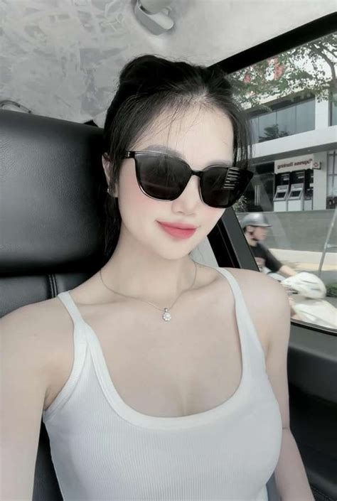 Ảnh Tiktoker Hoài Thư Trần bikini khoe vòng cực hot