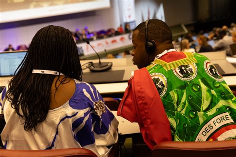 Delegates Consult During The Session SC77 6Nov23 Photo IISD