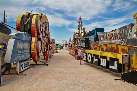 Old Signs Las Vegas / Old Abandoned Neon Casino Signs, Las Vegas Editorial Photo ...