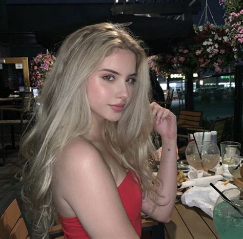 9 Hot Sexy LilBabyTorie Bikini Pics