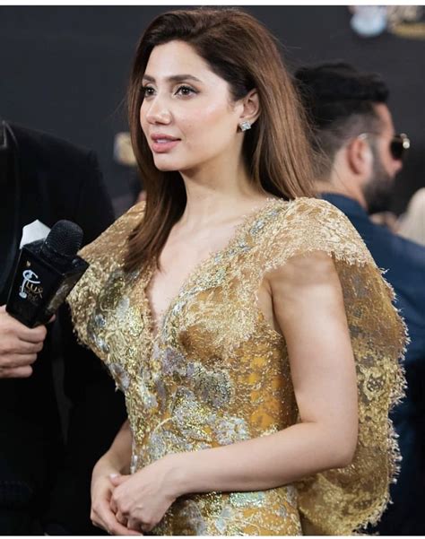 Mahira Khan About Lsa 2019😍 Mahira Khan Dresses Most Beautiful Women Pakistani Dresses