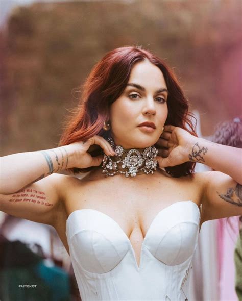 Jojo Levesque Big Tits Cleavage Fappenist