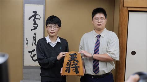 中日新聞 東京新聞 将棋【公式】 On Twitter 「東海棋界に貢献したい」 藤井聡太王位兄弟子 斉藤裕也三段 「目標は羽生先生