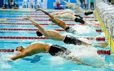 Nadadores Disputam 4 X 100 Metros Livres Nos Jogos Olímpicos Da