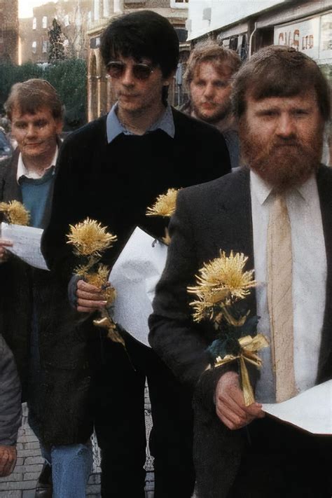 Gay Rights película 1987 Tráiler resumen reparto y dónde ver Dirigida por John Taylor