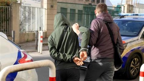 Scopre Il Tradimento Della Moglie E Uccide I Figli Di Anni E Mesi