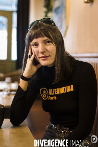 Portrait De Mathilde Caillard Alias Mc Danse Pour Le Climat