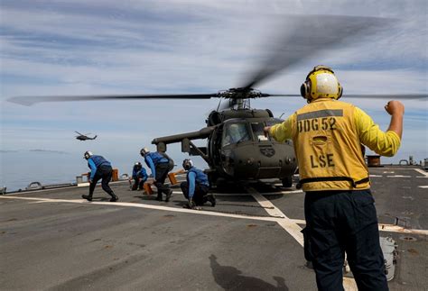 Dvids Images Uss Barry Ddg Conducts Deck Landing