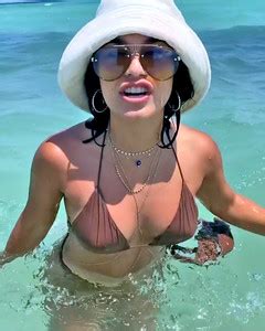 Insta Vid K S Vanessa Hudgens In A Bikini In The Sea Phun Org Forum