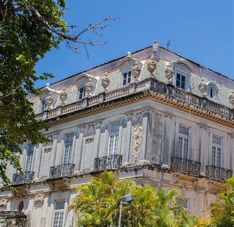 Conoce La Historia De Las Famosas Casas Gemelas De Paseo De Montejo En