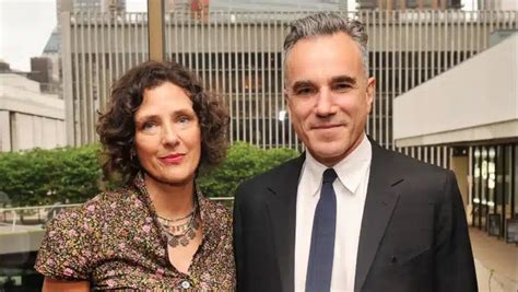 Daniel Day Lewis Net Worth: The Price of Method Acting Mastery - citiMuzik