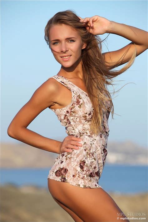 Mpl Studios Presents Karissa In Glowing Porn Pictures Xxx Photos Sex Images Pictoa