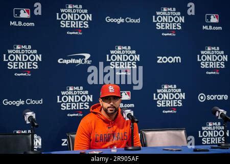 St Louis Cardinals Manager Oliver Marmol Applauds As The Arizona