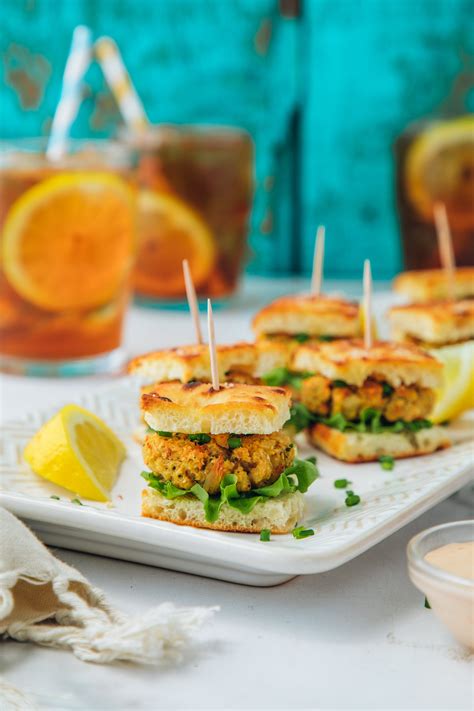 CRAB CAKE SLIDERS — Bon Vivants Creative