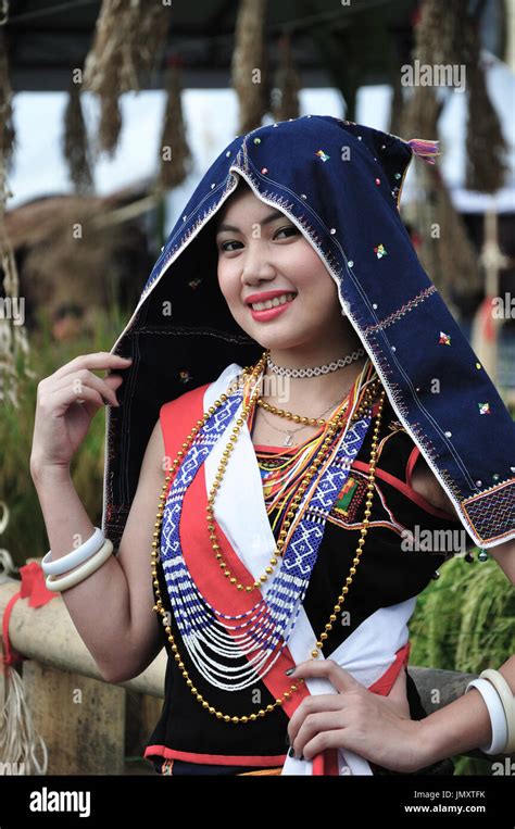 Smiling Kadazan Dusun girl in traditional costume Stock Photo - Alamy