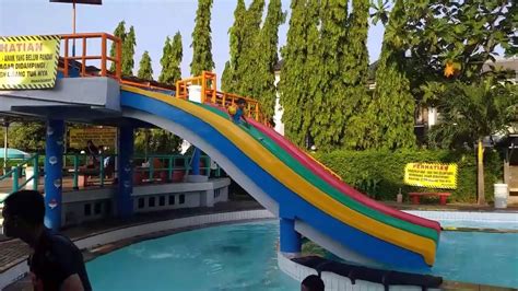 Berenang Di Kolam Renang Palem Pondok Kelapa Jakarta Timur