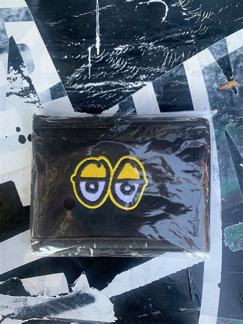 Krooked Team Eyes Wallet – Home Skateshop