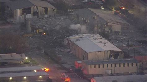 Houston Explosion At Manufacturing Plant Leaves 2 Dead Rattles Homes