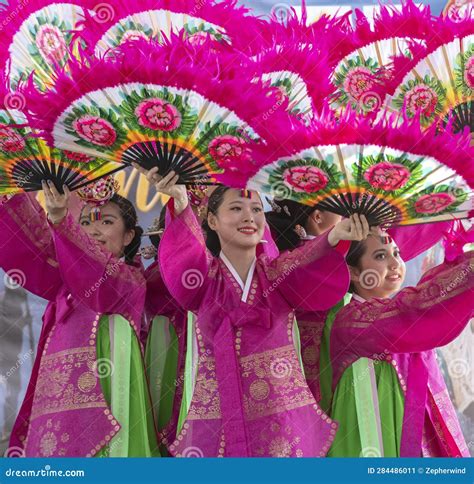 Colorful Korean Fan Dance with Beautiful Costumes Editorial Photo ...