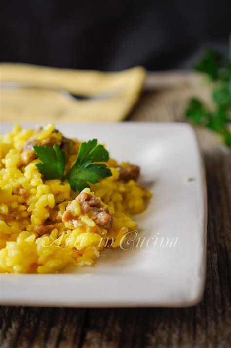 Risotto Allo Zafferano E Salsiccia Ricetta Facile Risotto Allo