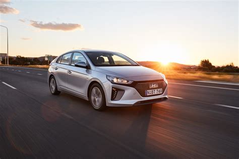 Hyundai Ioniq Plug-In Hybrid review - EV Central