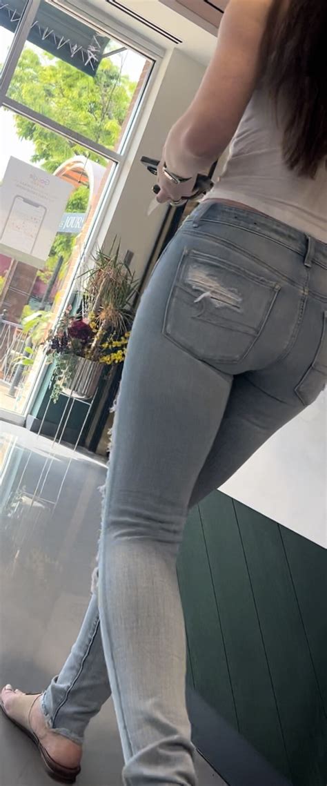 Sexy Fit Brunette In Tight Jeans Tight Jeans Forum