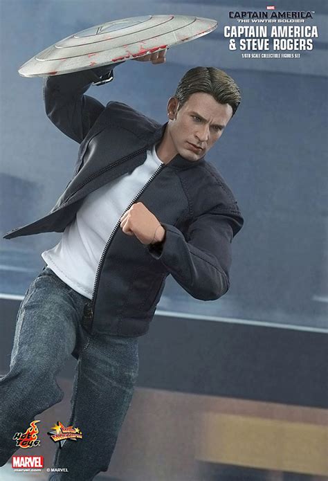 Hot Toys Captain America Steve Rogers