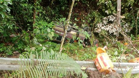 Foto Kecelakaan Maut Bus Terjun Ke Jurang Di Tapanuli Utara Dua Tewas