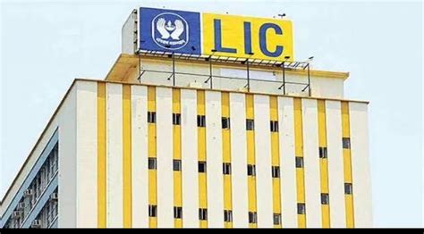 Lic Ipo Policyholders Lead Subscriptions On Day 1 Total Issue Subscribed 67 Ipo News The