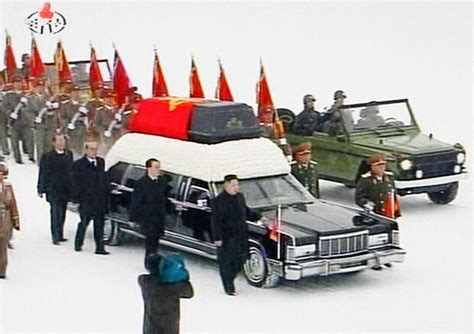 Kim Jong-il funeral: North Korea's Kim Jong-un leads procession as ...