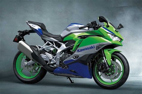 Foto Kawasaki Hadirkan Ninja Edisi 40 Tahun Berbalut Livery Spesial