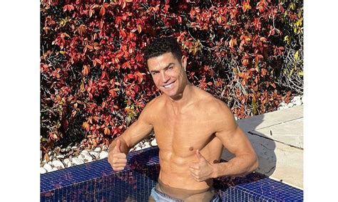 Ronaldo appears in the pool after his name was removed from the ...