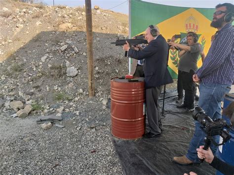 Deputado Luiz Philippe De Orleans E Bragan A Pede Bandeira Imperial Na