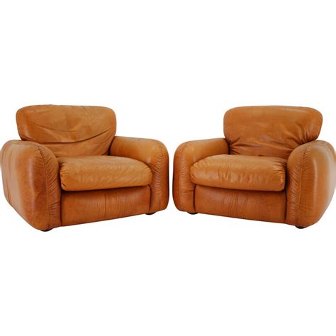 Paire De Fauteuils Vintage En Cuir Cognac Italie