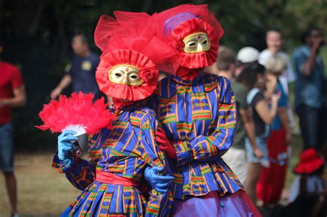 French Guiana pronunciation in English + the local languages