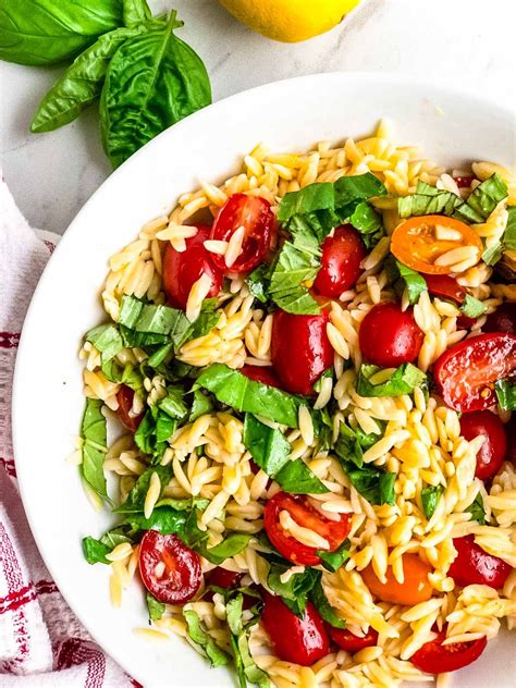 Simple Orzo Pasta Salad With Fresh Tomatoes And Basil Gitta S Kitchen Recipe Summer Pasta