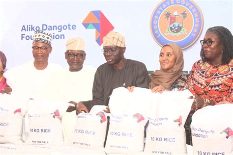 Dangote Donates Bags Of Rice To Lagos Residents As Palliatives