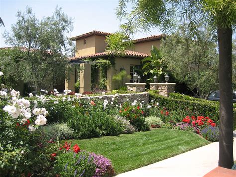 Landscaping Home Ideas: Gardening and landscaping at home