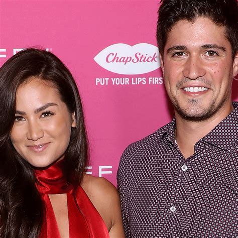 Bachelor Alum Caila Quinn Is Pregnant Expecting First Child With