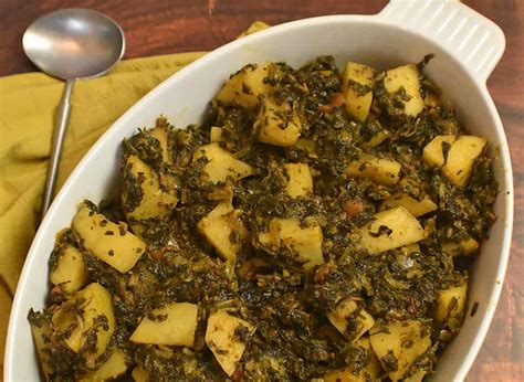 Aloo Palak Pakistani Spinach And Potato Curry Untold Recipes By Nosheen