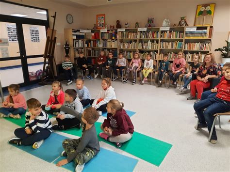 Dzie Czarnego Kota W Bibliotece Szkolnej Zesp Szkolno Przedszkolny