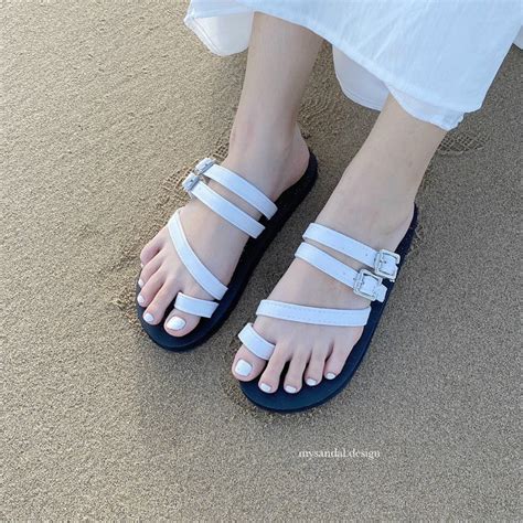 Dép Sandal Quai Ngang Nhỏ Có Khóa Gài, Mẫu Basic Dễ Phối, Êm Và Nhẹ ...