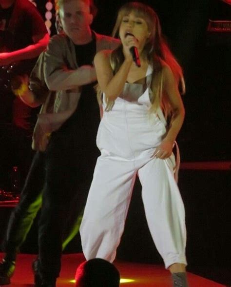 Ariana Grande Performing At Macy S Presents Fashion S Front Row At