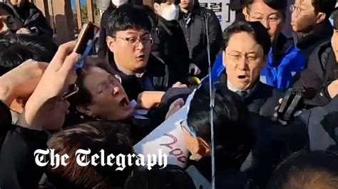 Lee Jae Myung South Koreas Opposition Leader ‘stabbed In The Neck