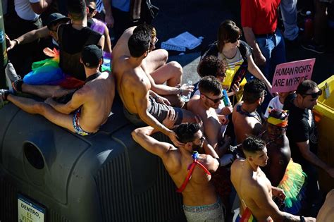Más de un millón de personas celebró el Orgullo Gay en una impresionante fiesta en Madrid Infobae