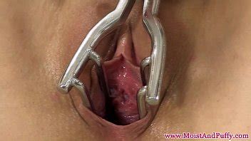 Seductive Babe Spreads Pussy With Speculum XVIDEOS