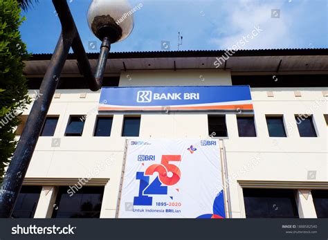 2 Gedung Bank Rakyat Indonesia Images, Stock Photos, 3D objects ...